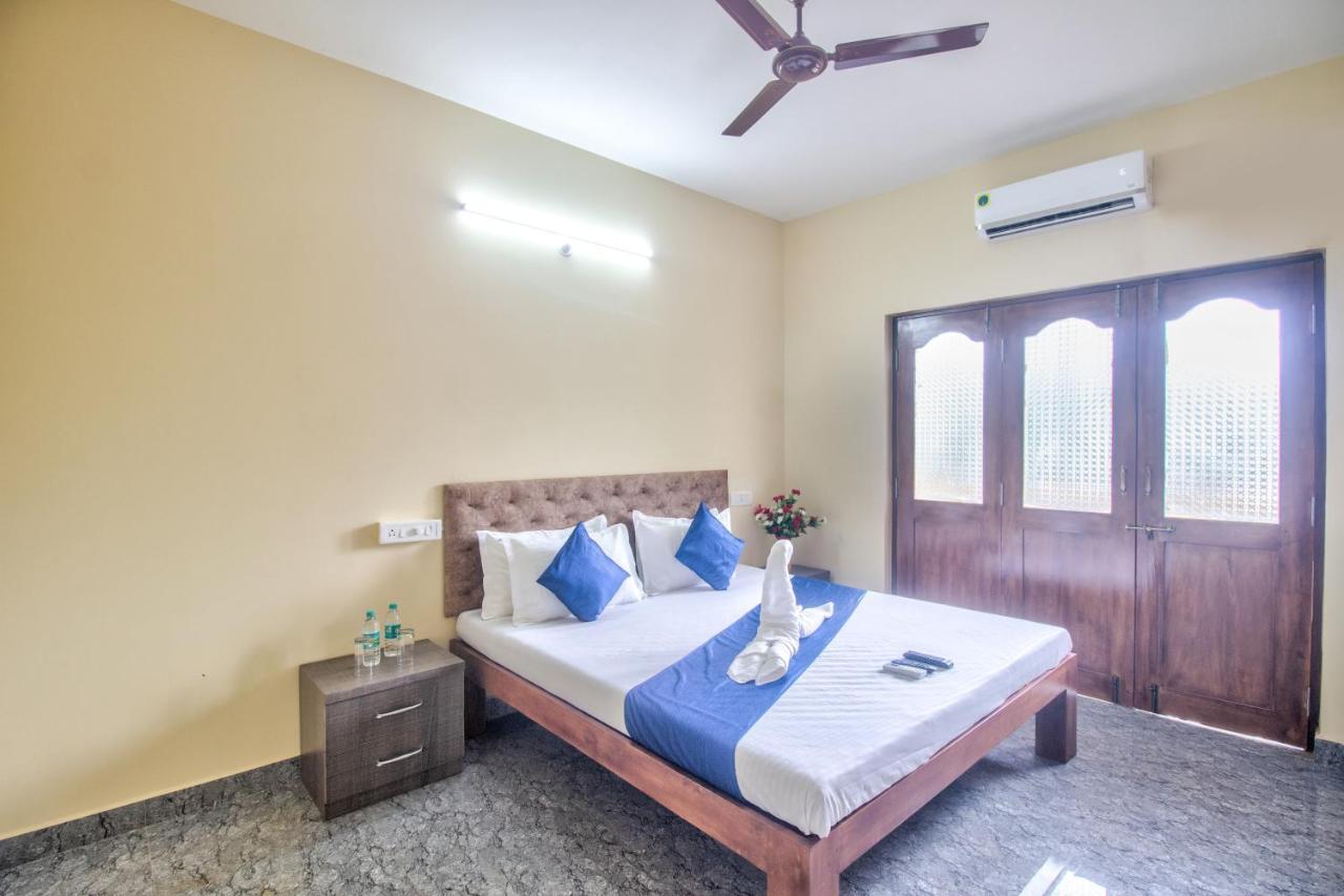 Renuka Holiday Inn Calangute Exterior photo